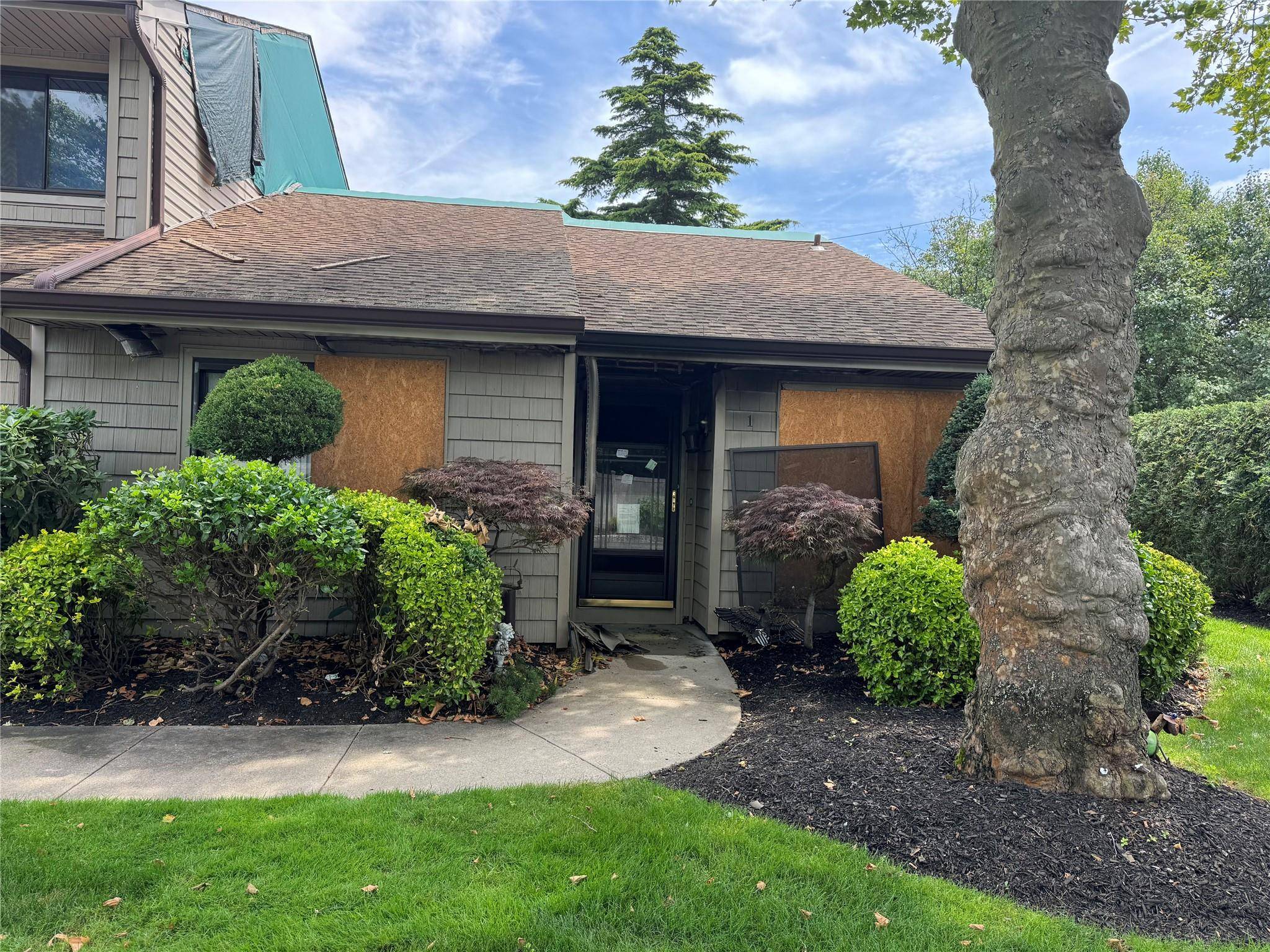 1 Stanford CT #1, Wantagh, NY 11793