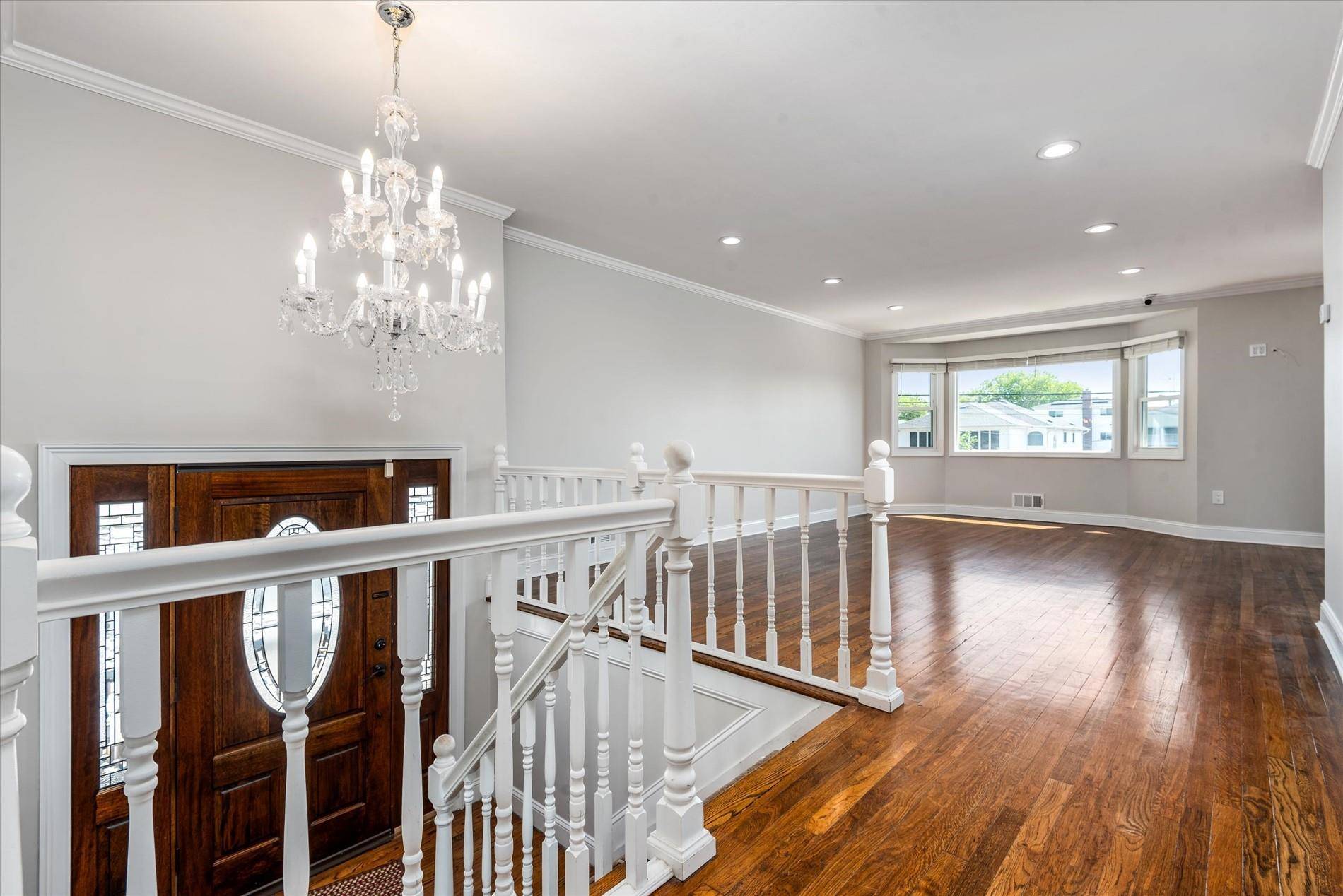 Howard Beach, NY 11414,160-46 84th ST