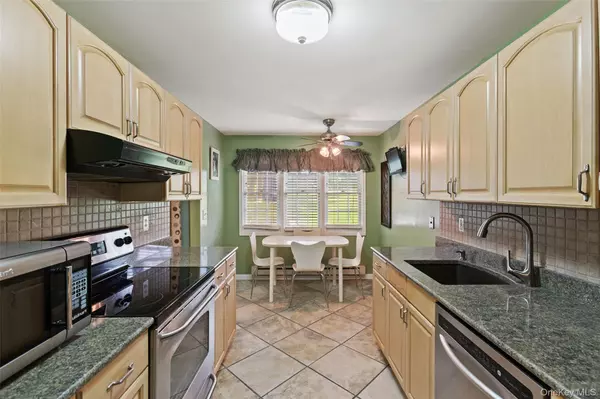 Brewster, NY 10509,103 Holly Stream CT