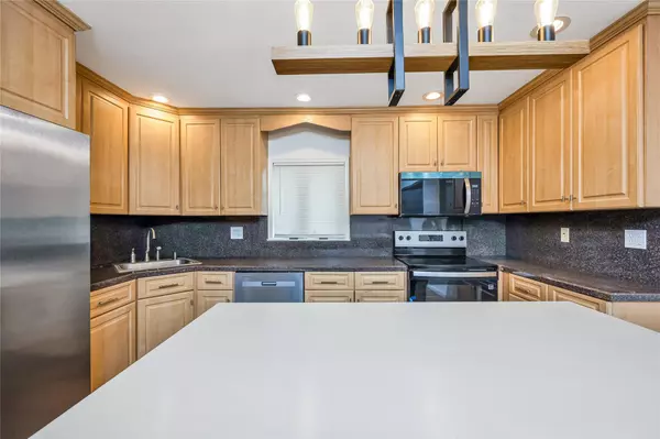 Wantagh, NY 11793,406 Red Maple DR