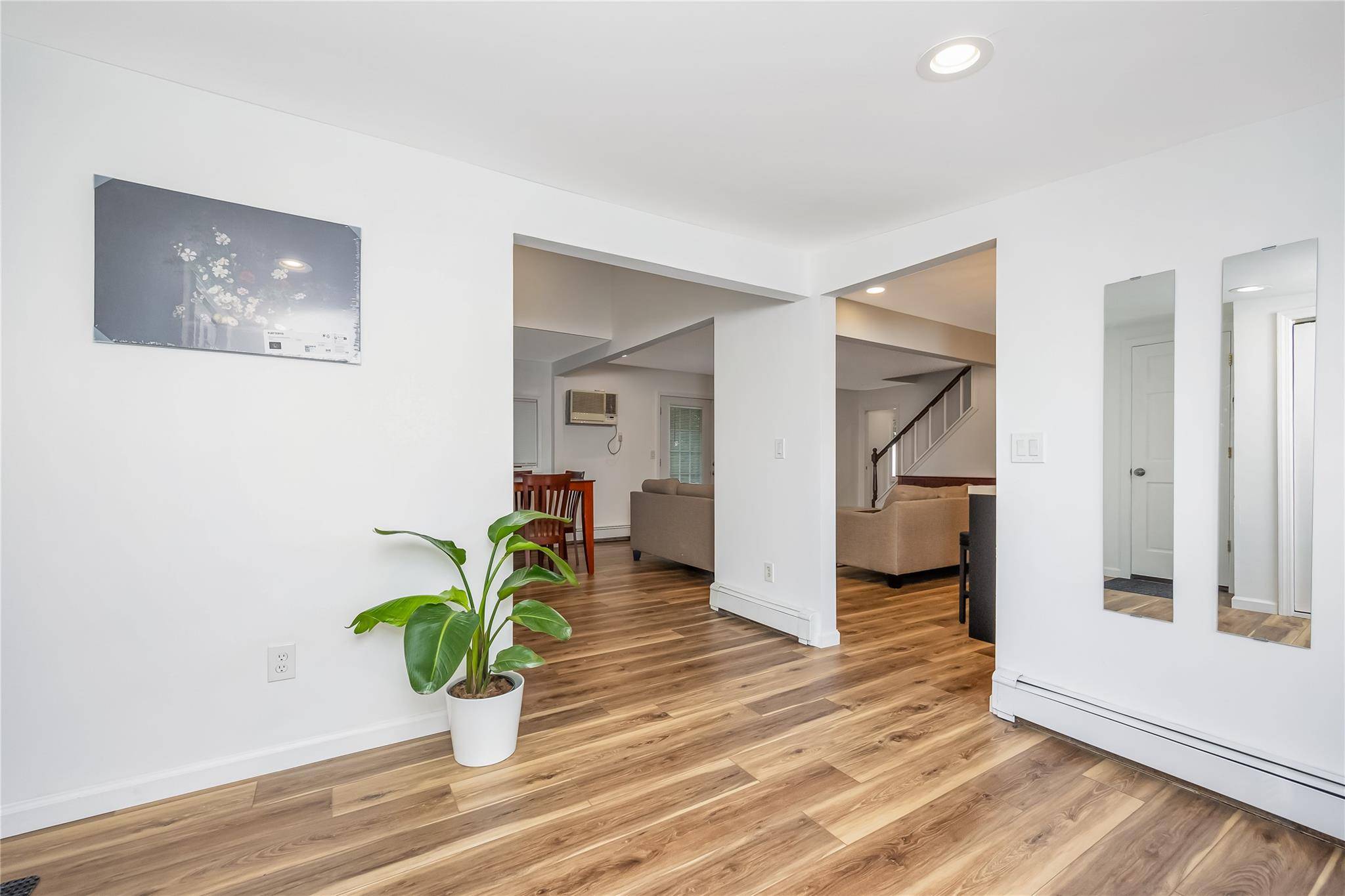 Wantagh, NY 11793,406 Red Maple DR