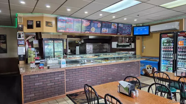 Poughkeepsie, NY 12603,47 VASSAR RD