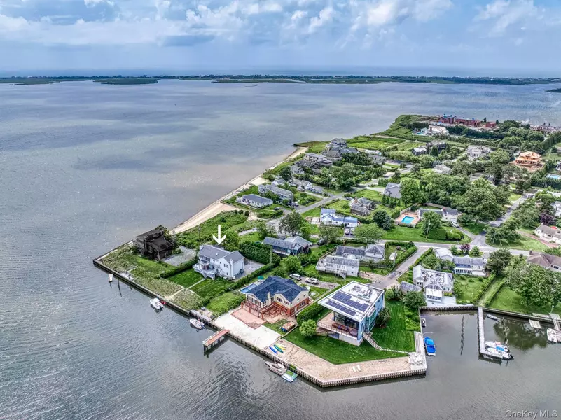 2 Bayside AVE, East Quogue, NY 11942
