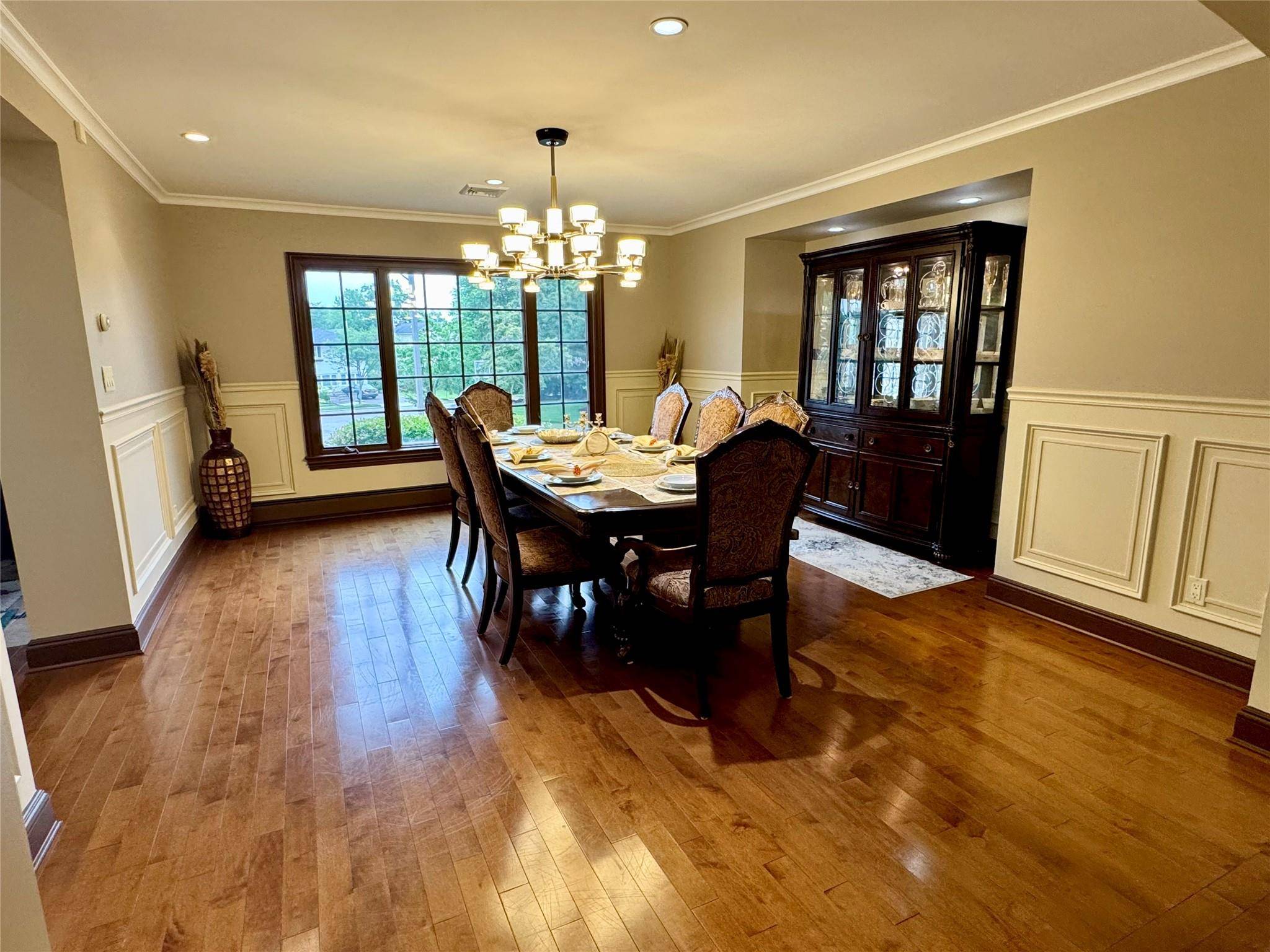 Jericho, NY 11753,10 Hazelwood CT