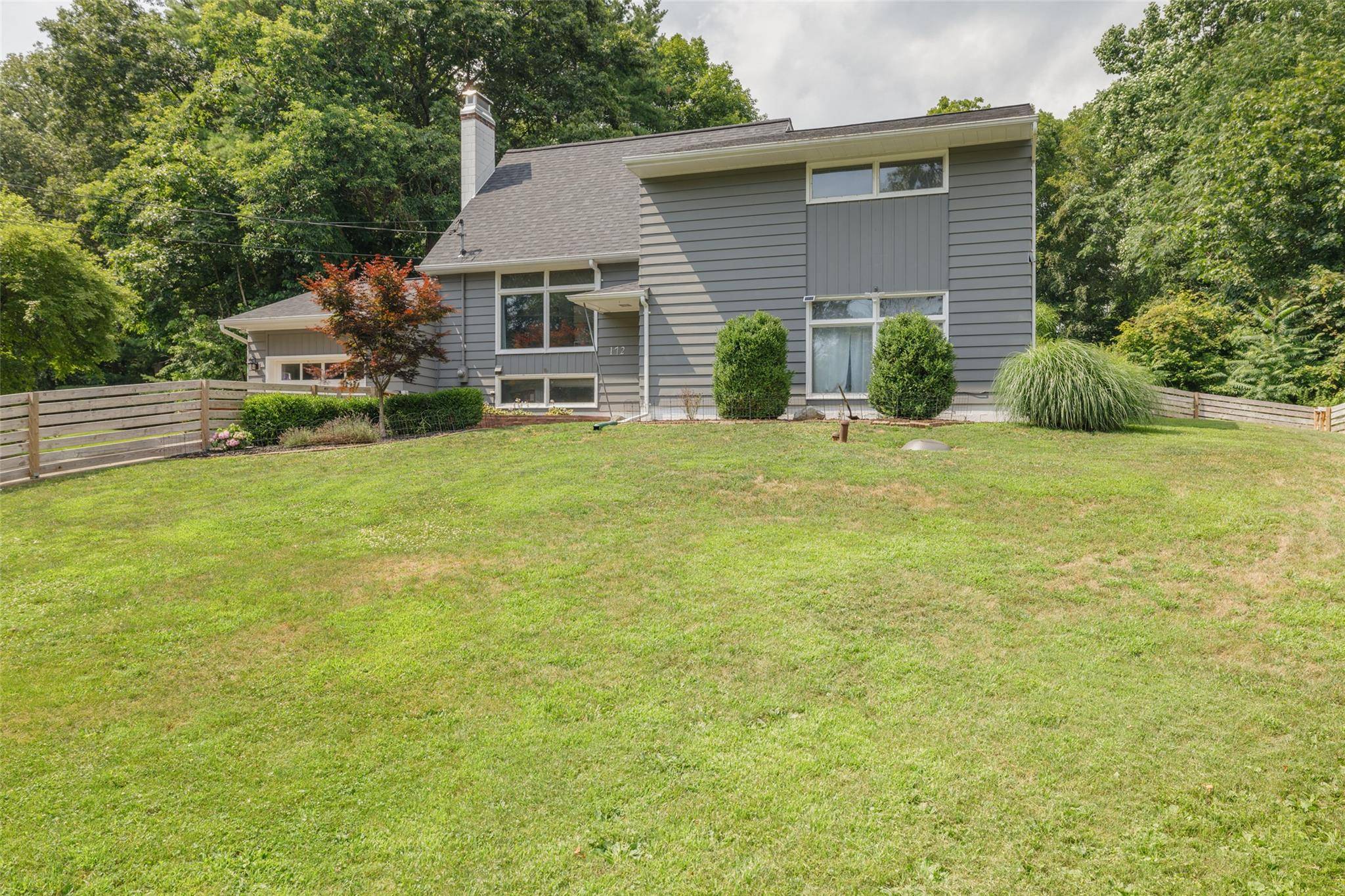 Hyde Park, NY 12538,172 Roosevelt RD