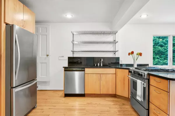 Mamaroneck, NY 10543,721 Forest AVE