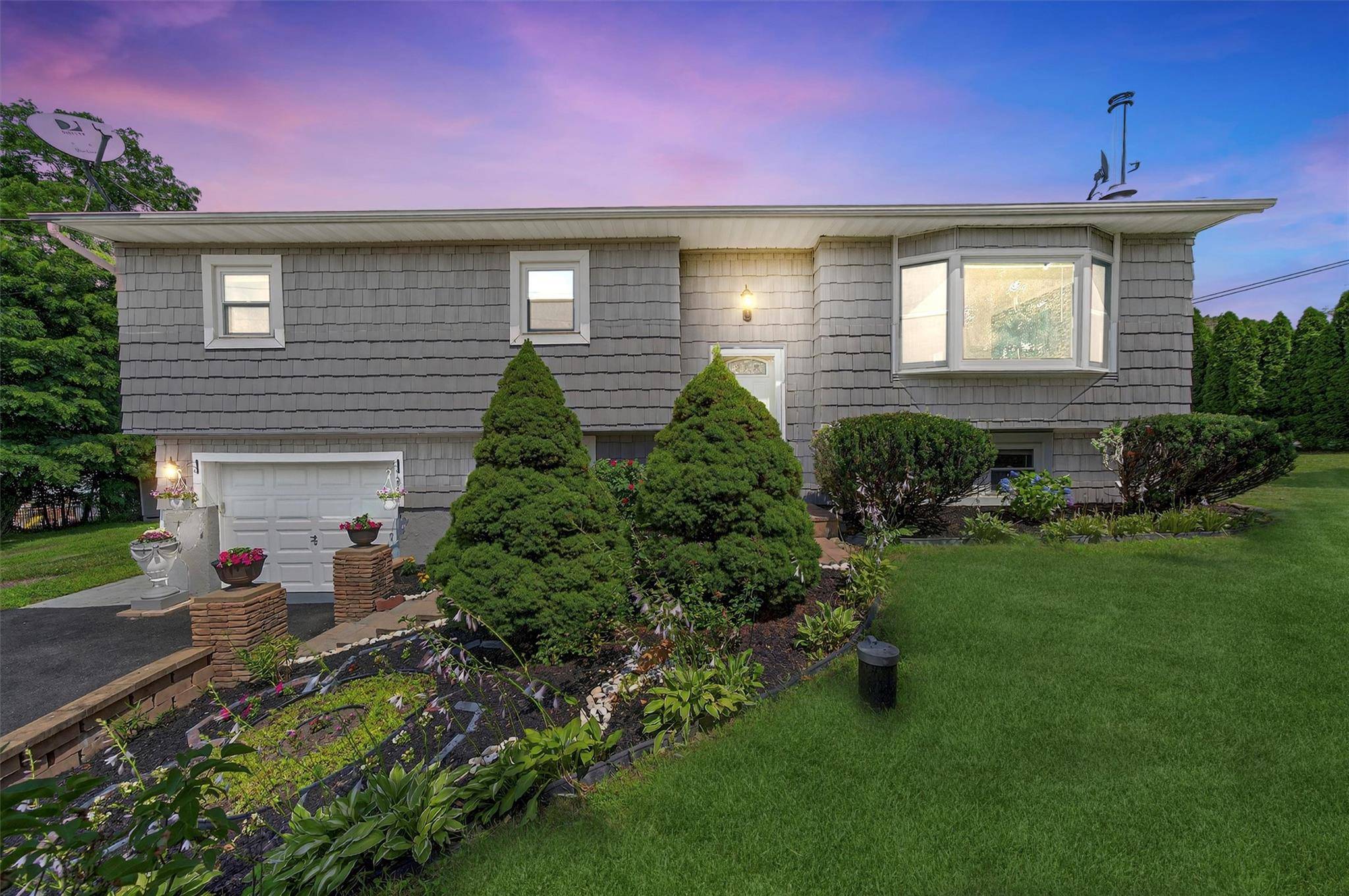 13 Dragotta RD, Marlboro, NY 12542