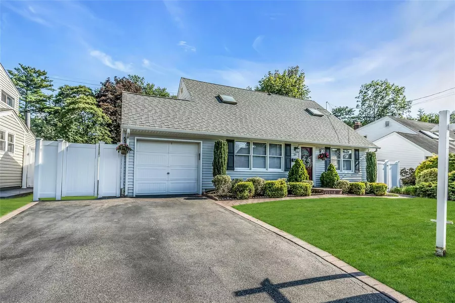 29 Arizona AVE, Syosset, NY 11791