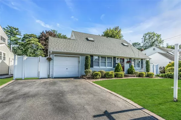 29 Arizona AVE, Syosset, NY 11791