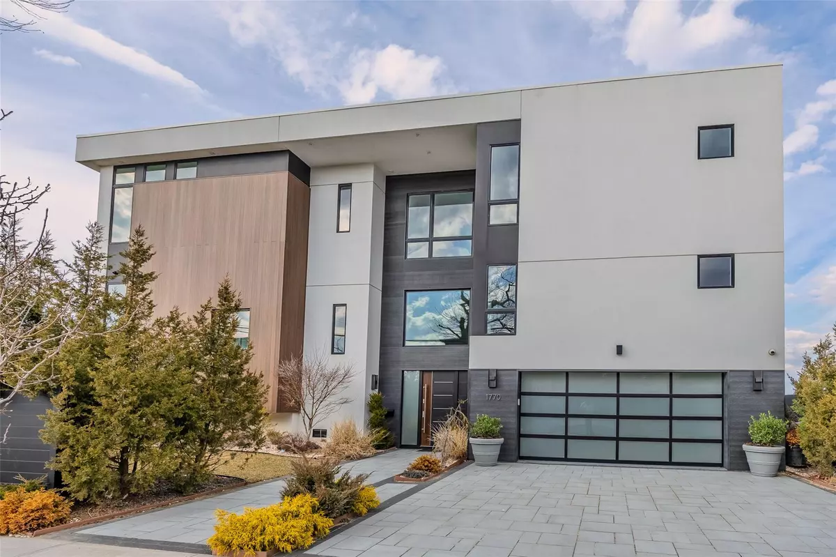 Atlantic Beach, NY 11509,1770 Bay BLVD