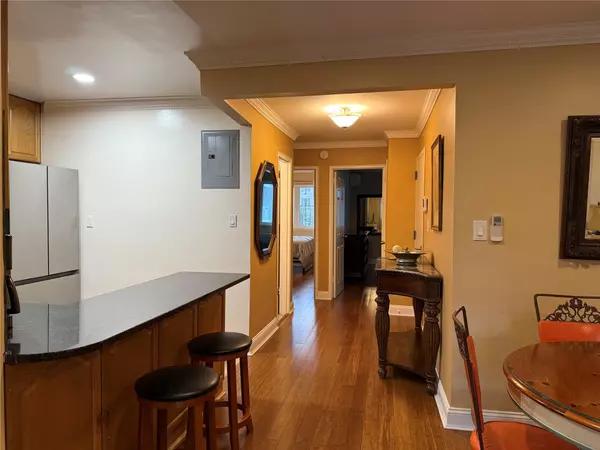 Astoria, NY 11102,3012 23rd ST