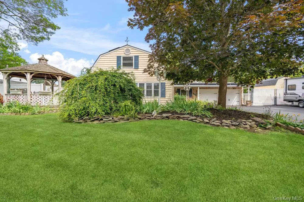 Farmingville, NY 11738,4 Bridle PATH