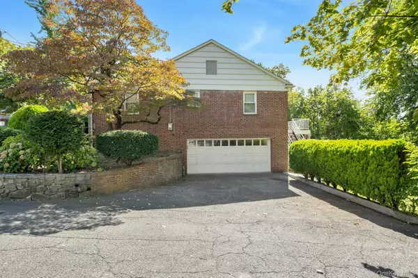 Yonkers, NY 10710,149 Longvue TER