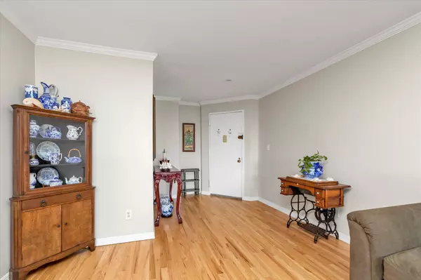 Long Beach, NY 11561,840 Shore RD #4K