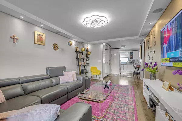 Rego Park, NY 11374,61-45 98 ST #11G