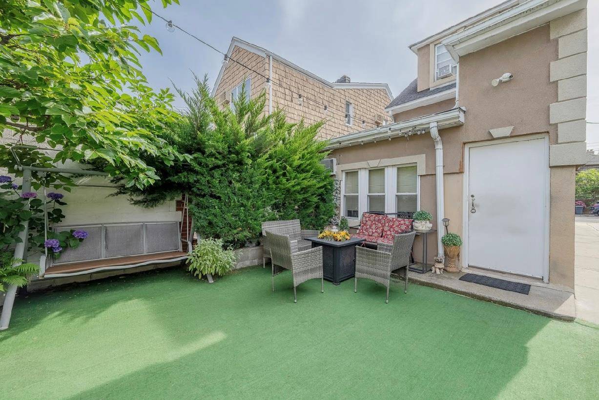 Astoria, NY 11370,2144 73rd ST