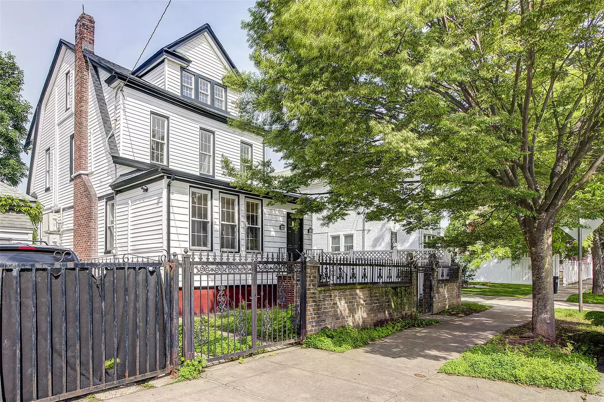 Jamaica South, NY 11433,107-12 173rd ST