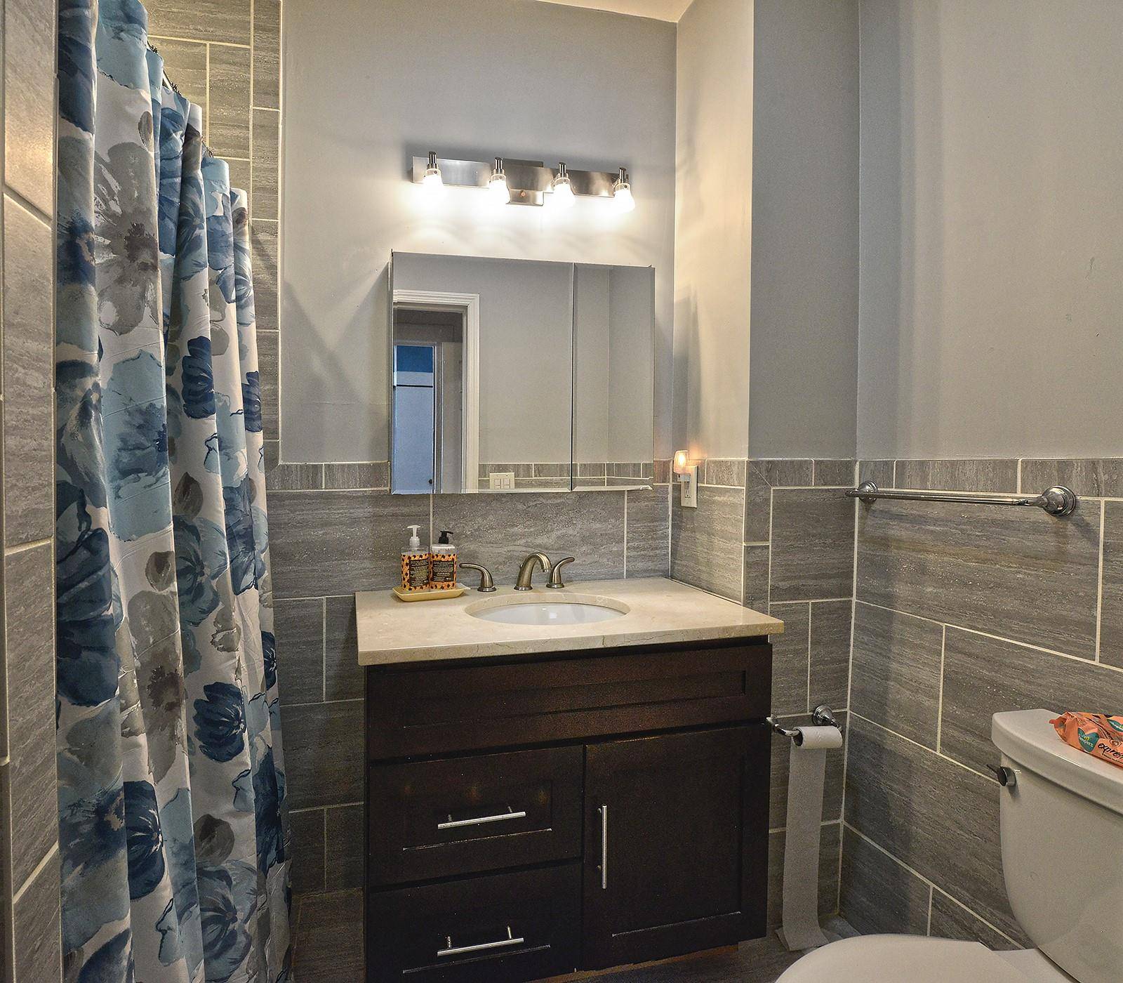 Corona, NY 11368,5822 Penrod ST