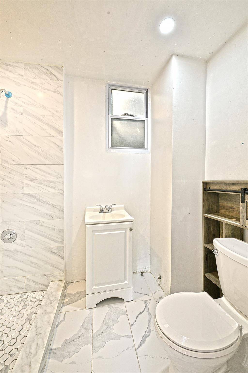 Corona, NY 11368,5822 Penrod ST