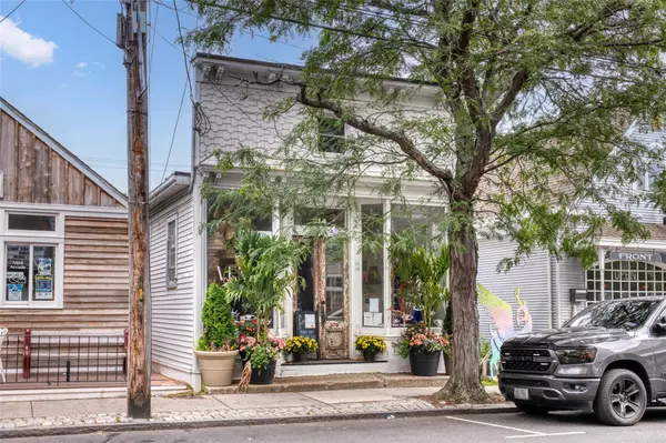 Greenport, NY 11944,214 Main