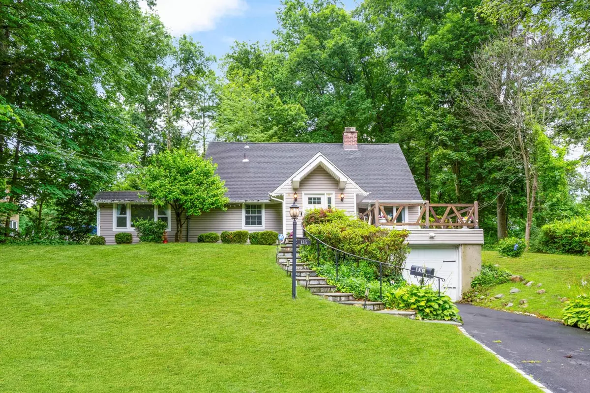 White Plains, NY 10603,135 N Hampton DR