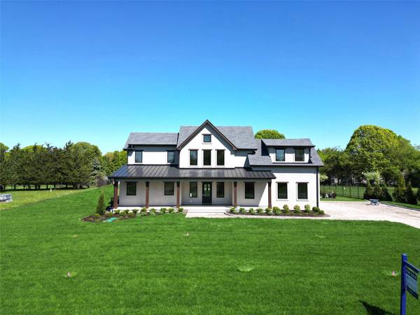 2045 Willow DR, East Marion, NY 11939