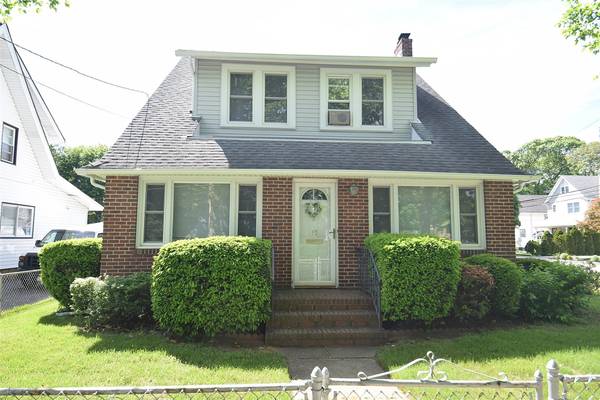 57 Nieman AVE, Lynbrook, NY 11563