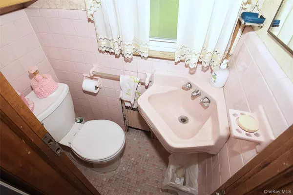 Lynbrook, NY 11563,57 Nieman AVE