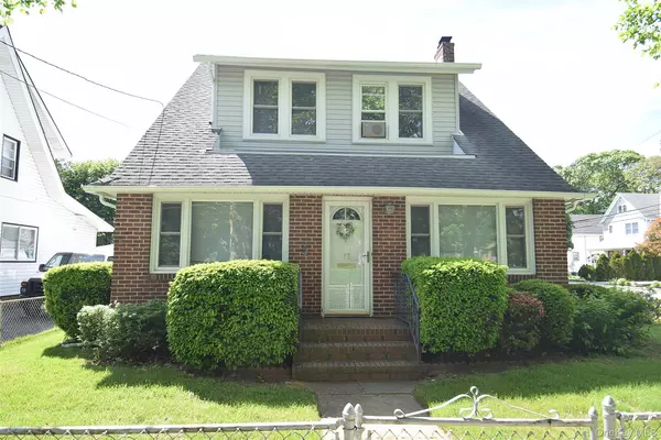 57 Nieman AVE, Lynbrook, NY 11563