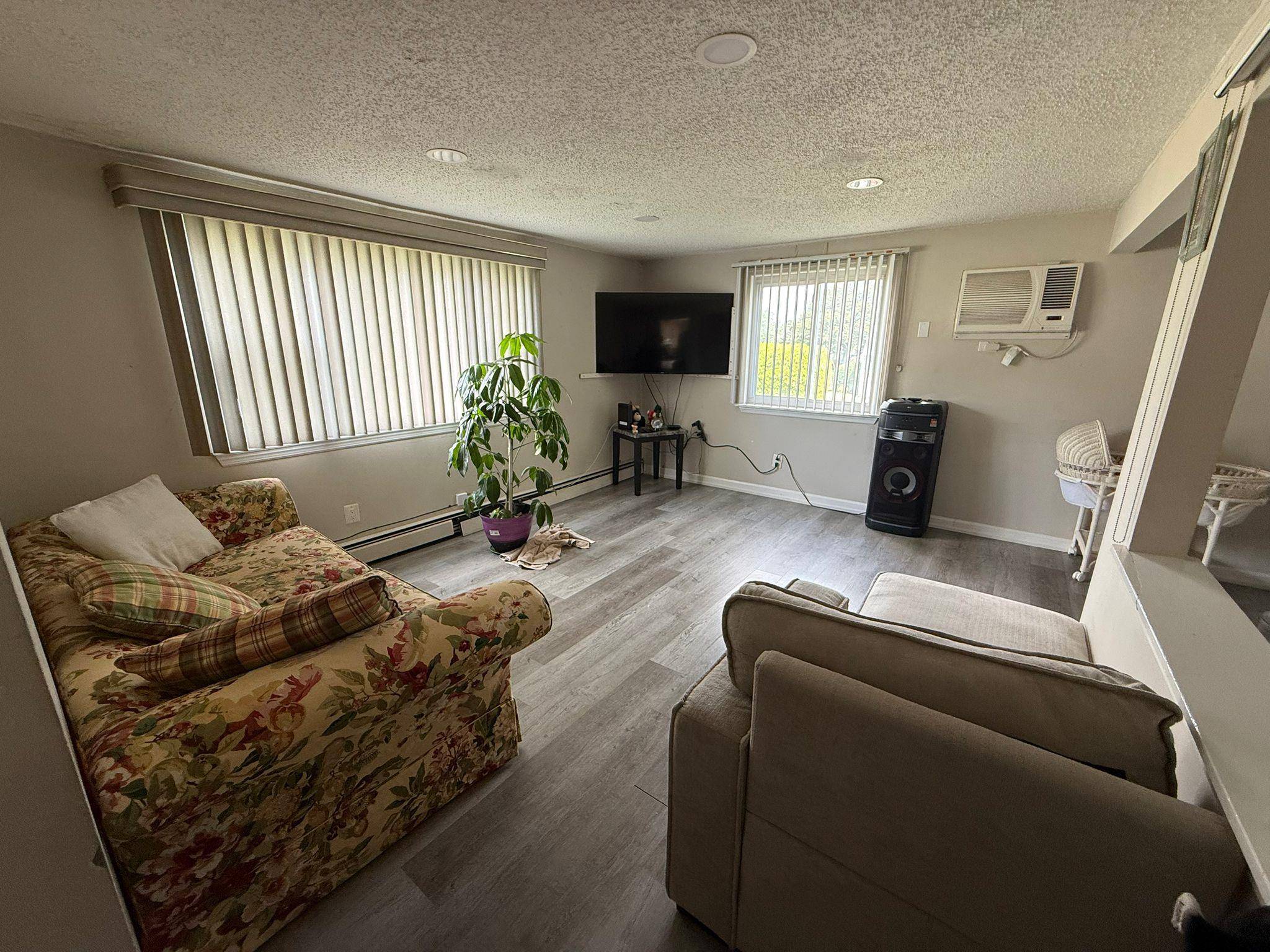 Selden, NY 11784,21 Eagle ST