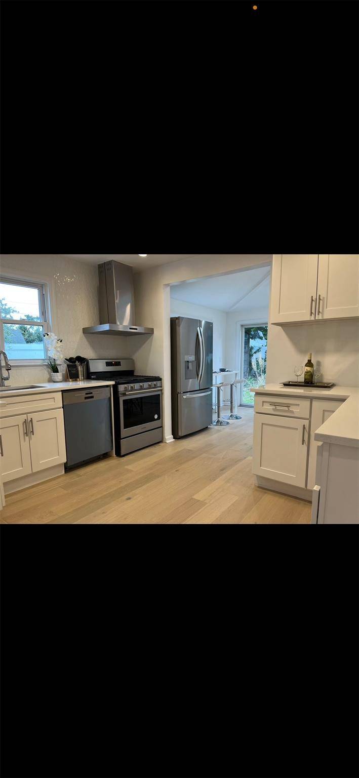 Syosset, NY 11791,20 Walters AVE