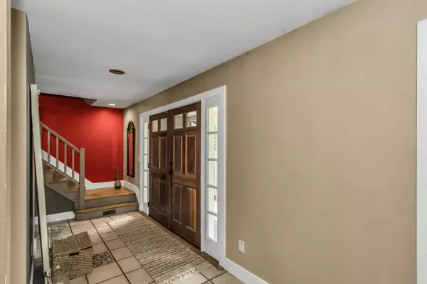 Hampton Bays, NY 11946,104B Squiretown RD