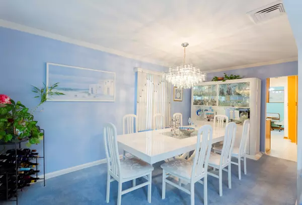 Hollis Hills, NY 11427,82-49 212th ST