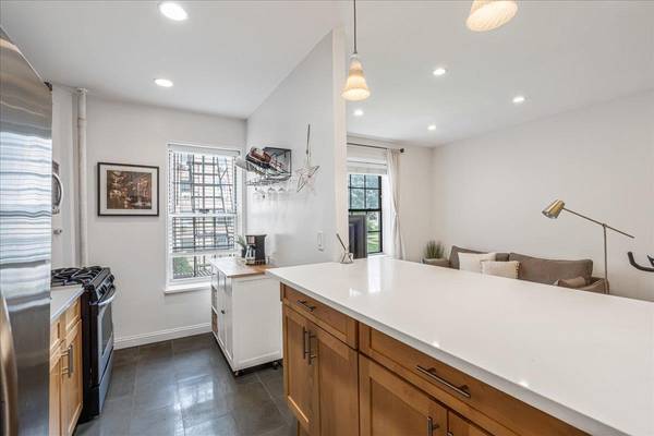 Woodside, NY 11377,30-69 Hobart ST #2P