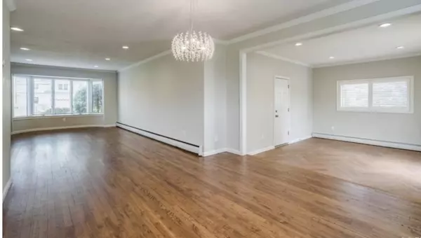 Syosset, NY 11791,4 Pell LN