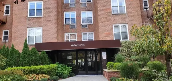 18-50 211 Street #3D, Bayside, NY 11360