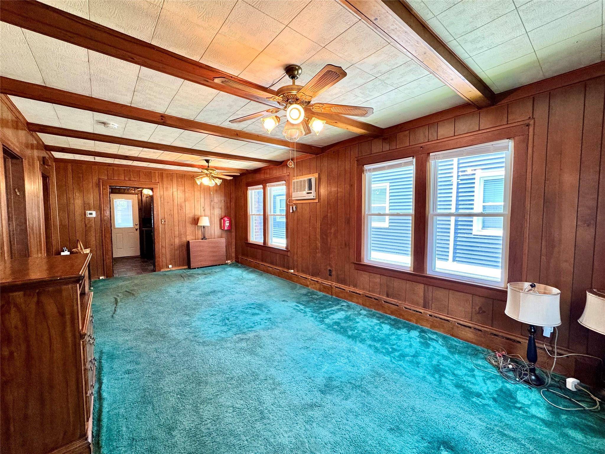 Hewlett, NY 11557,405 Hamilton AVE