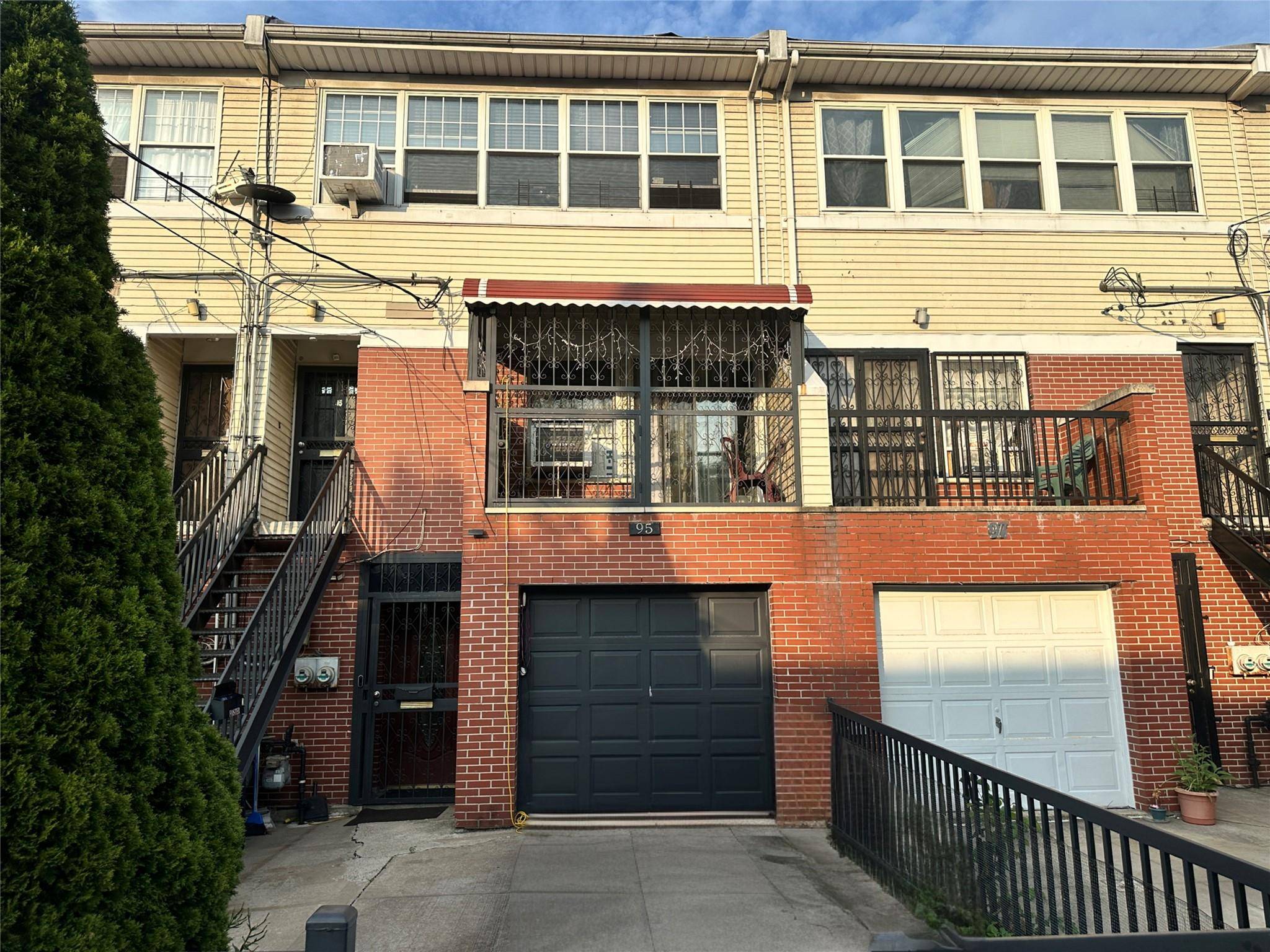 95 Wyona ST, Brooklyn, NY 11207