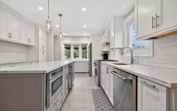 Copiague, NY 11726,321 Lagoon DR