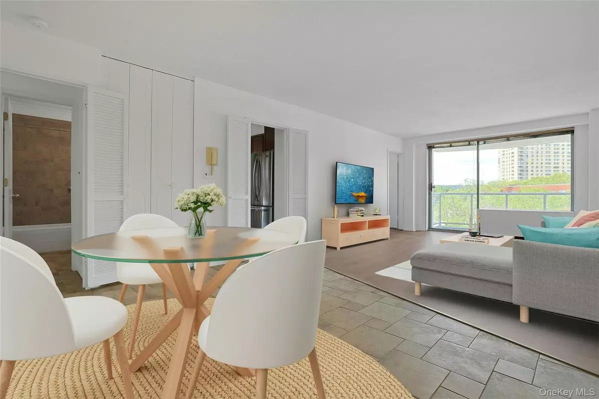 Bronx, NY 10463,3333 Henry Hudson Pkwy #4M