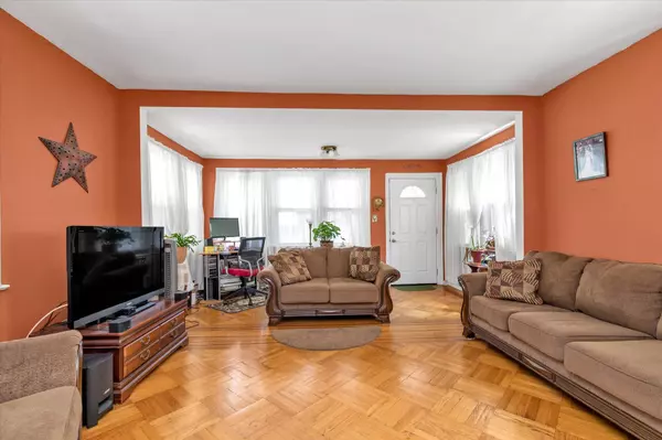 Bayside, NY 11360,2634 213th ST