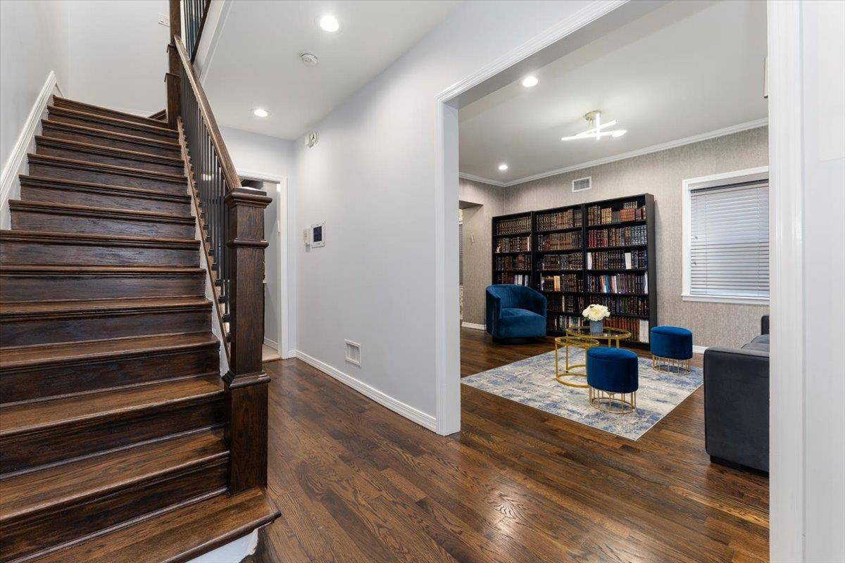 Far Rockaway, NY 11691,1419 Minton ST