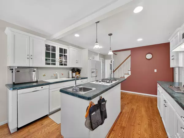 Pearl River, NY 10965,38 Van Buren ST