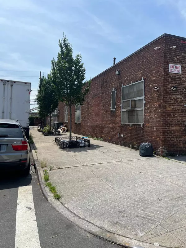 Jamaica, NY 11433,17832 93rd AVE