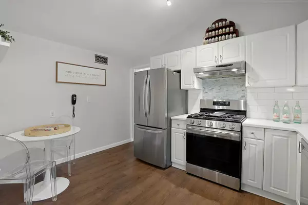 New Rochelle, NY 10804,103 Wood Hollow LN