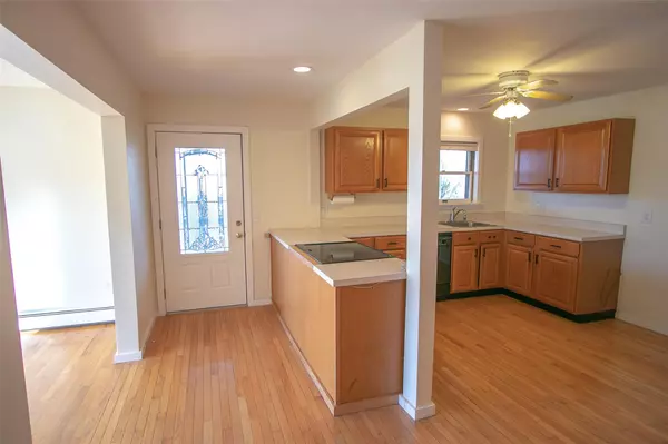 Staatsburg, NY 12580,92 N Creek RD