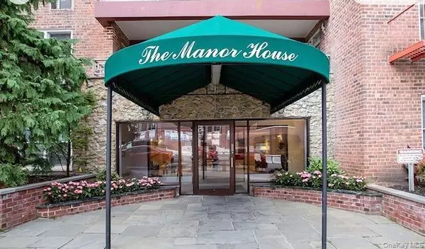 Douglaston, NY 11362,24120 Northern BLVD #4C