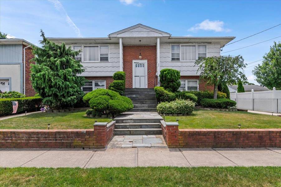 227 Randall AVE, Lawrence, NY 11559