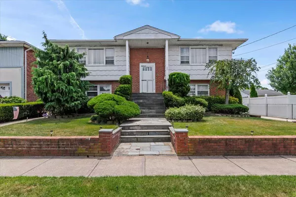Lawrence, NY 11559,227 Randall AVE