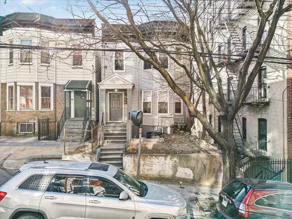 Bronx, NY 10466,630 East 230th St